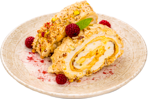 Меренговый рулет с малиной и фисташкой